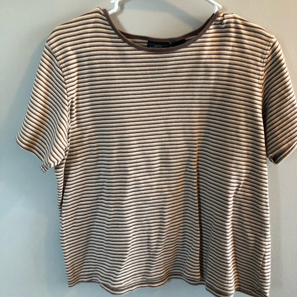 stripped tee shirt